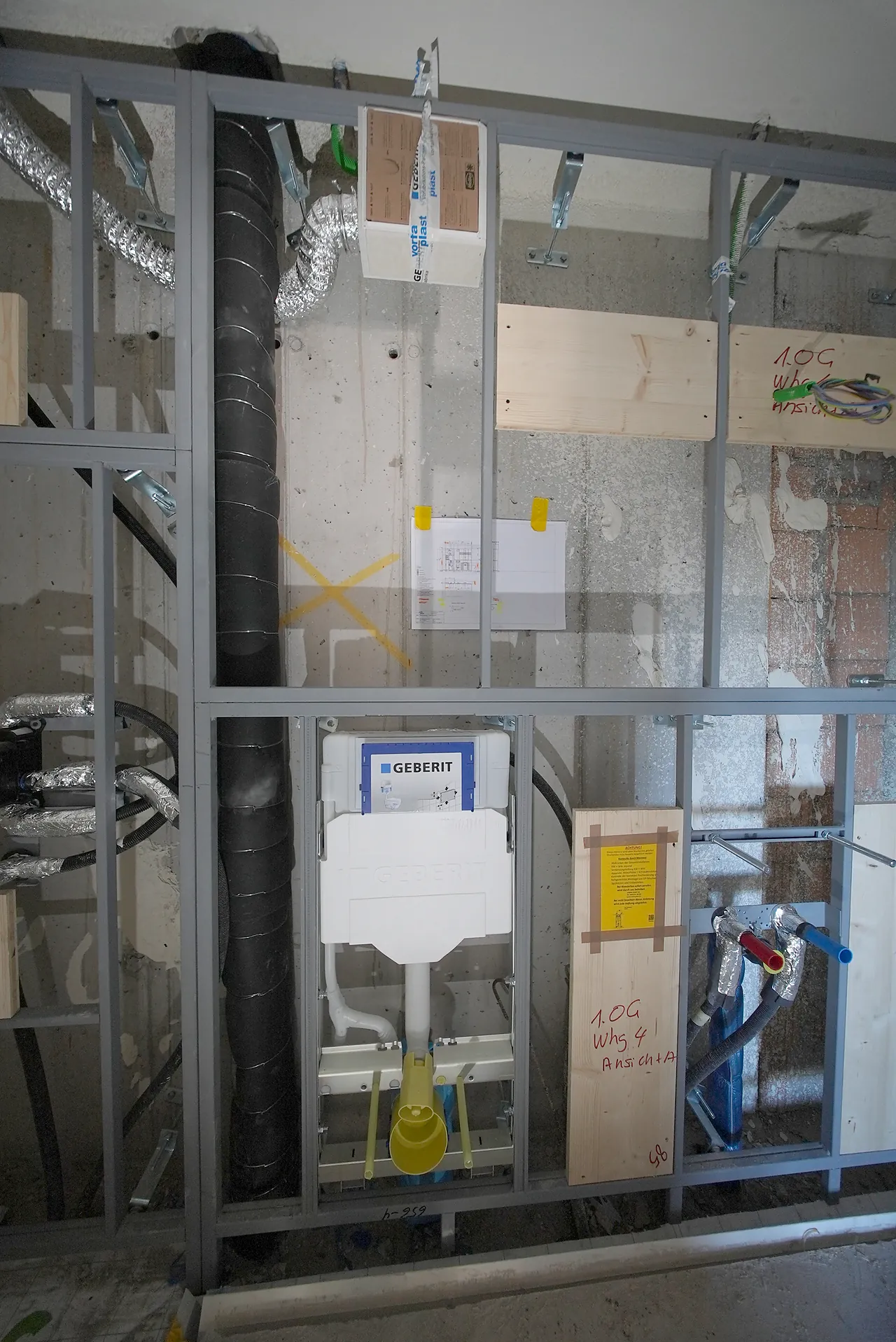 Vorwandelement für das WC mit Unterputzspülkasten in einer Vorwandinstallation